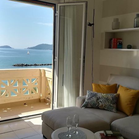 Il Faro Dei Poeti Apartment Леричи Екстериор снимка
